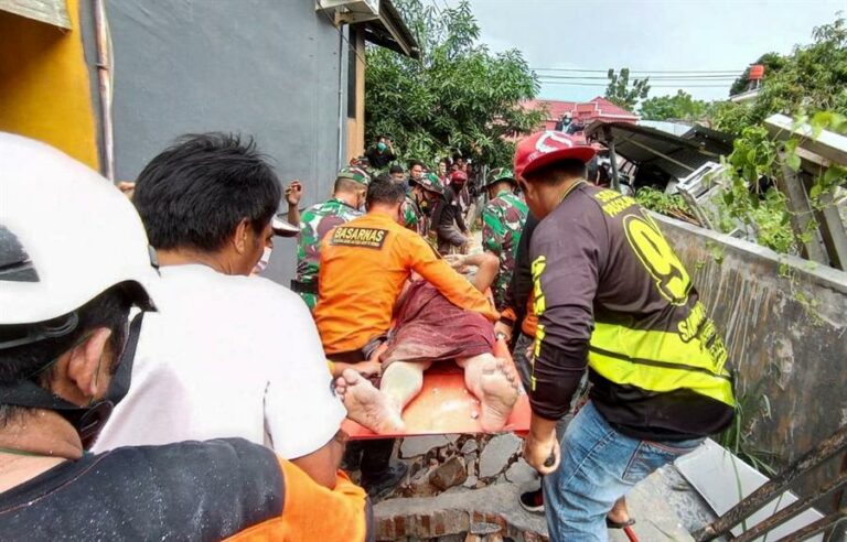 Terremoto deixa mortos e feridos na Indonésia
