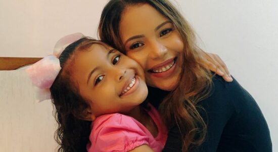 Filha de Amanda Wanessa, Mel já recebeu alta após sofrer fratura