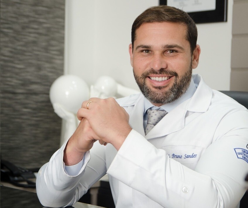 Dr. Bruno Sander, médico cirurgião endoscopista e diretor do hospital Dia Sander Medical Center