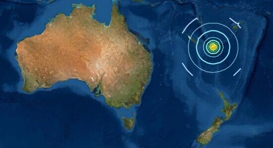 Terremoto de magnitude 7,7 atinge pacífico Sul e causa alerta para tsunamis