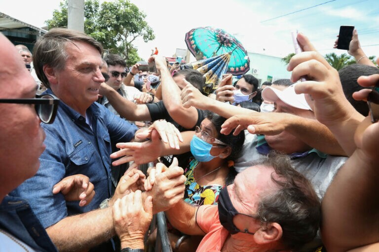 Em viagem ao Ceará, Bolsonaro é recebido com 