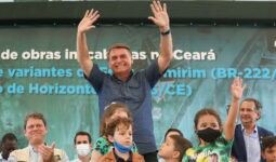 Senador da Rede quer impedir realização de eventos pelo presidente Jair Bolsonaro