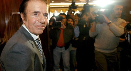 Carlos Menem morreu aos 90 anos de idade