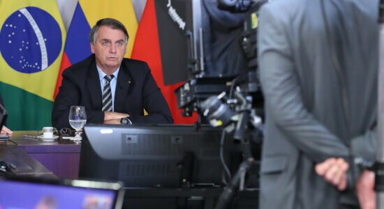Bolsonaro discursa em reunião do Prosul