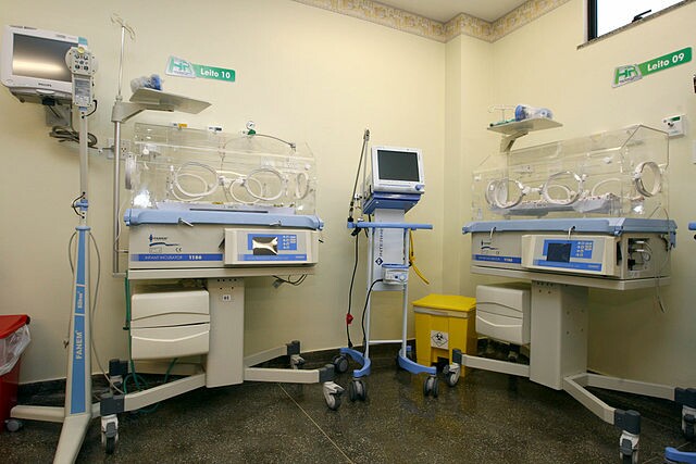 UTI Neonatal Fora do grupo de risco, 899 bebês morreram pela covid no Brasil em 2020