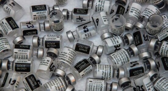 Governo de SP pediu liberação da vacina da Pfizer