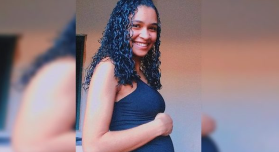 Jovem é morta após ter bebê de 8 meses arrancado da barriga