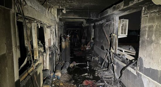 Incêndio em hospital mata 82 pacientes com Covid no Iraque