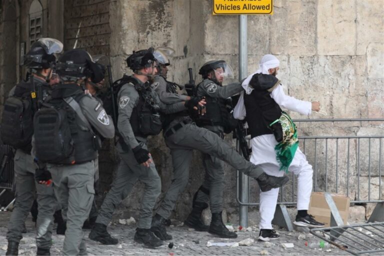 Conflitos diante da mesquita de Al-Aqsa deixaram feridos