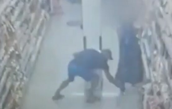 Homem é preso após tirar foto por baixo da saia de mulher em mercado