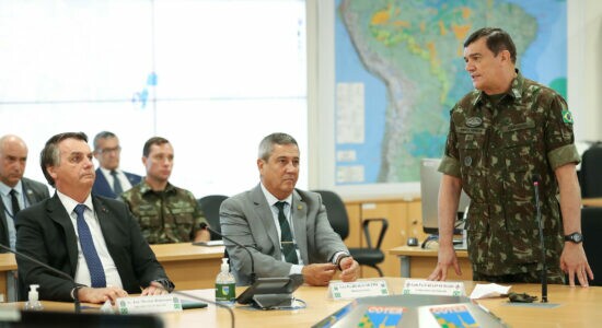 Presidente Jair Bolsonaro durante Visita às instalações do Comando do Exército