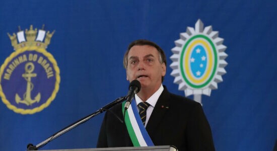 Presidente Jair Bolsonaro durante cerimônia em comemoração ao 22º aAniversário de criação do Ministério da Defesa