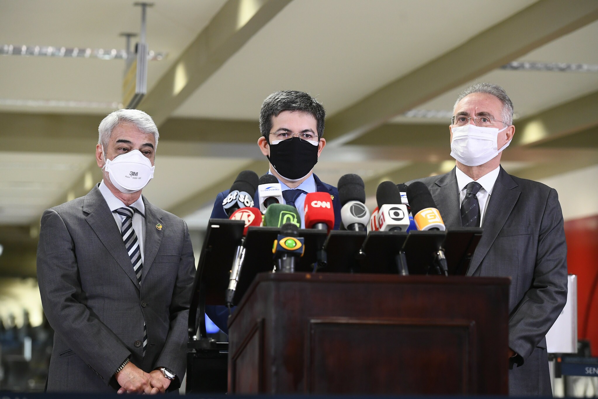 Senadores integrantes da CPI da Pandemia conversam com a imprensa sobre as ações da comissão