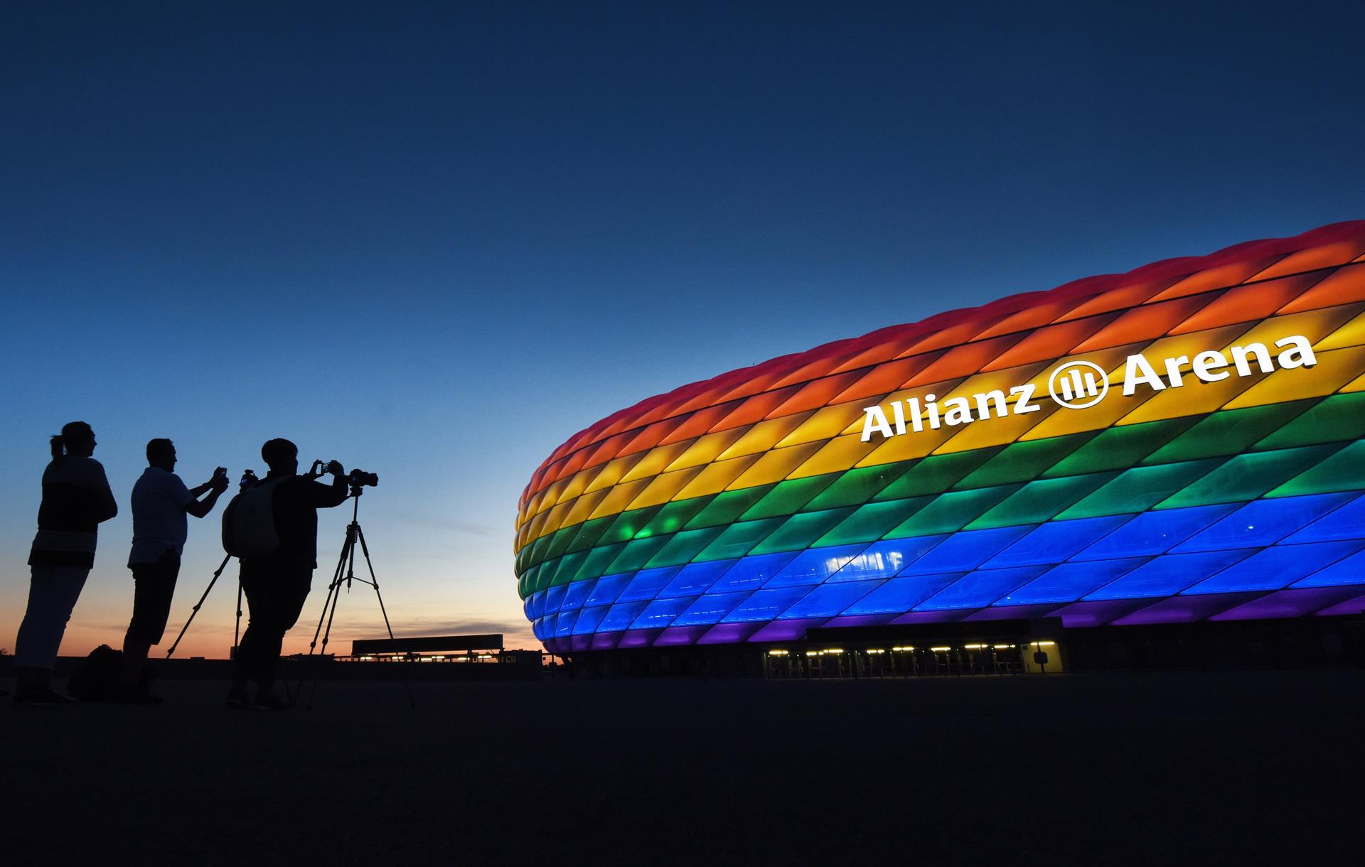 Uefa veta iluminação de arco-íris em estádio para Alemanha x Hungria