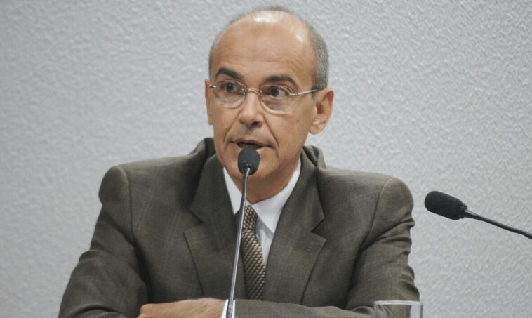 Mauro Ribeiro, presidente do Conselho Federal de Medicina