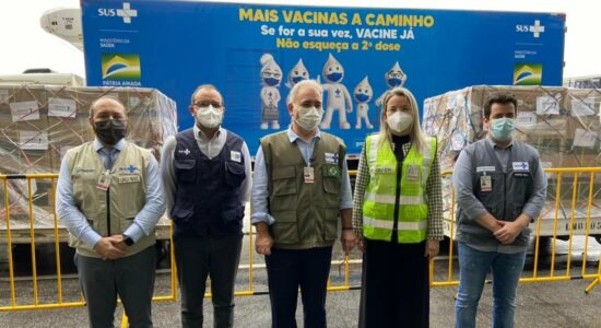 Ministro Marcelo Queiroga acompanhou a chegada da vacina da Janssen