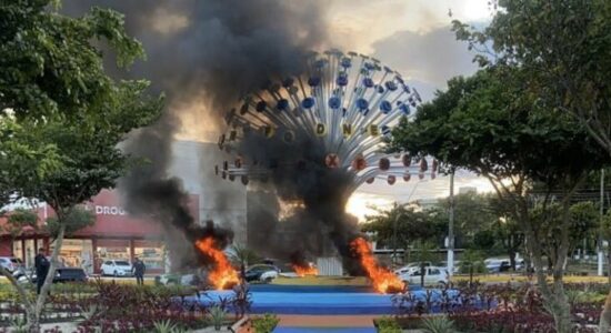 Praça em Manaus foi um dos alvos dos ataques criminosos