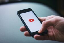 YouTube promoverá exclusão de diversas contas da plataforma