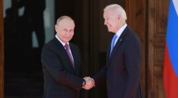Presidentes Vladimir Putin e Joe Biden