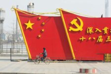 Site elogia ditador chinês, sofre chuva de críticas e se desculpa
