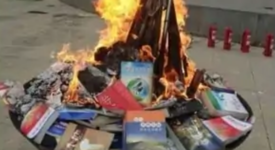 Segundo ONG, governo chinês ordenou a destruição de livros religiosos