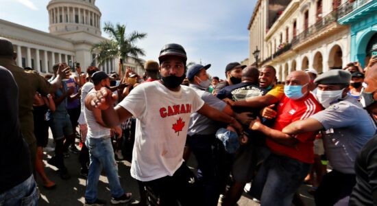 Protestos contra o governo comunista marcaram o fim de semana em Cuba