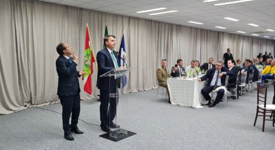 Presidente Jair Bolsonaro em almoço com empresários de SC