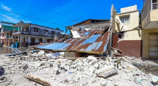 Forte terremoto provoca mortes e deixa feridos no Haiti