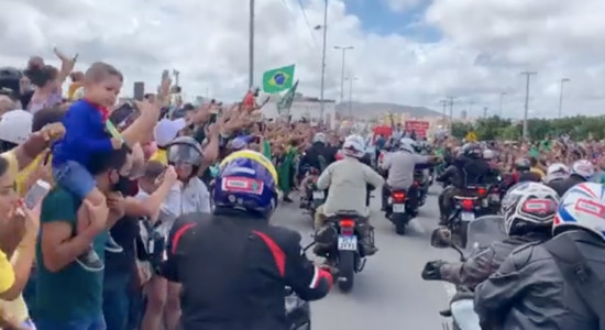 Presidente Jair Bolsonaro arrasta multidão no agreste pernambucano