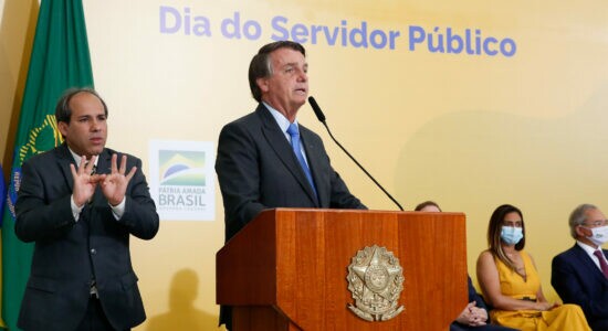 Presidente Jair Bolsonaro em cerimônia pelo Dia do Servidor Público