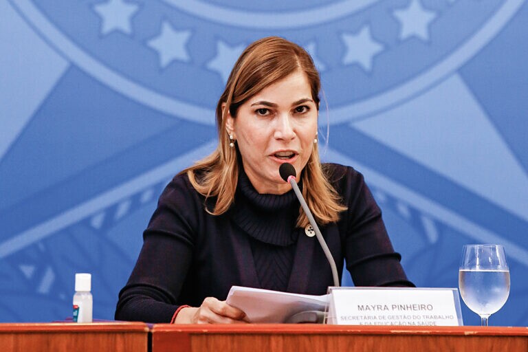 Mayra Pinheiro 
