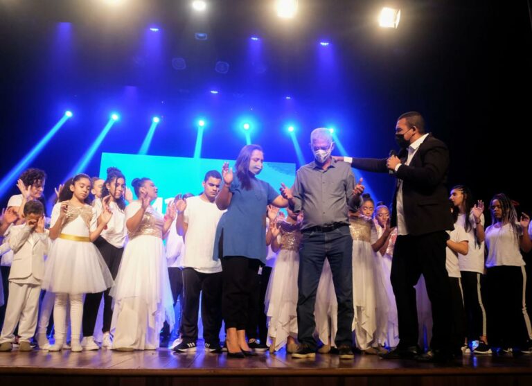 Igreja de Nova Vida de Alcântara celebra aniversário com musical