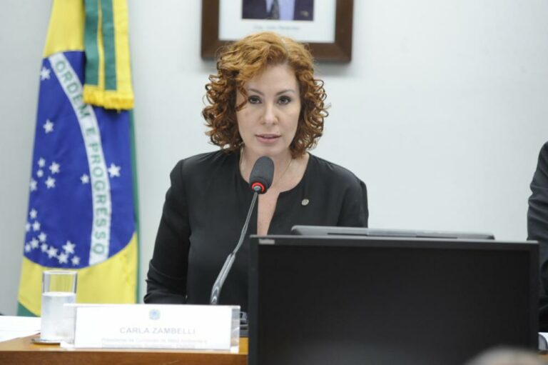 Deputada federal Carla Zambelli