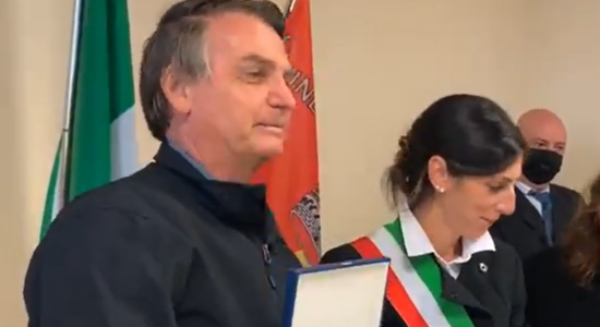 Bolsonaro recebe homenagem em cidade italiana