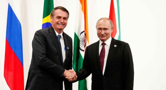 Presidente Jair Bolsonaro ao lado do presidente da Rússia, Vladimir Putin