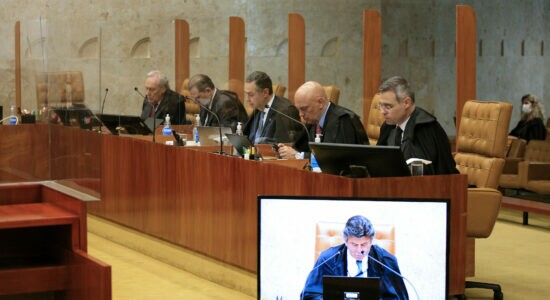 Ministro André Mendonça ao lado do ministro Alexandre de Moraes, do Supremo Tribunal Federal