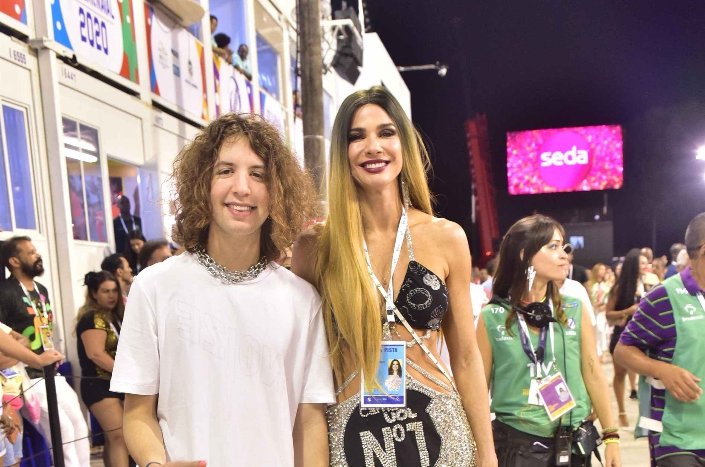Luciana Gimenez e Lucas Jagger na Sapucai no Rio de Janeiro