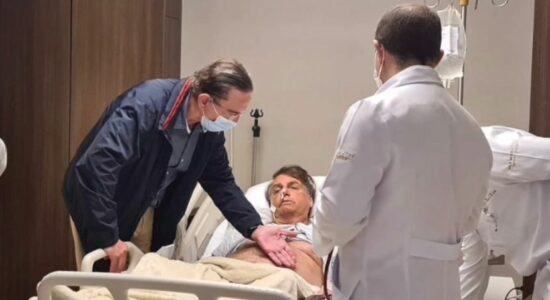 Presidente Jair Bolsonaro é atendido pelo cirurgião Antônio Luiz Macedo