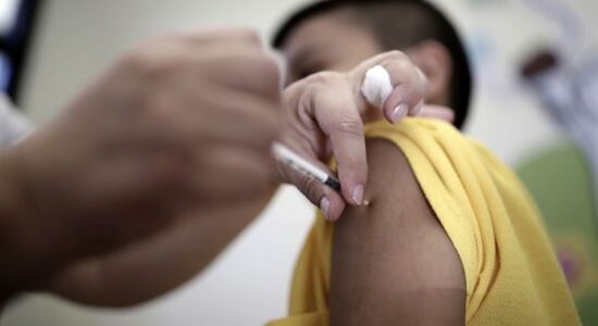Casos de miocardite e pericardite foram registrados em crianças vacinadas
