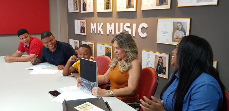 Isaque Marins assina com a MK Music
