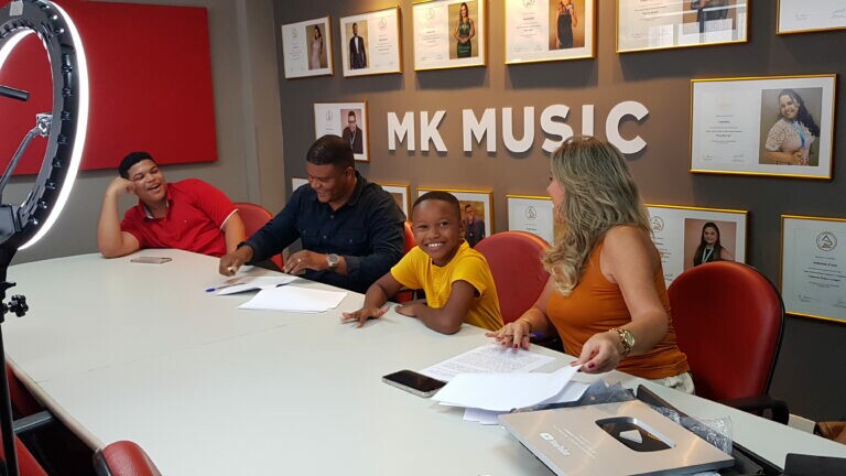 Isaque Marins assina com a MK Music