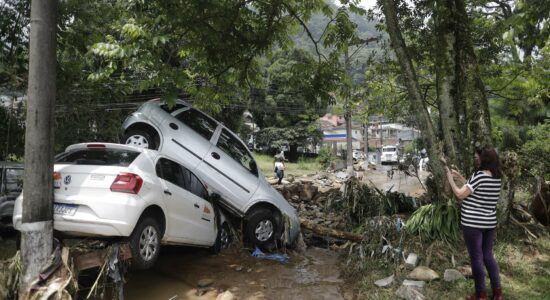 Chuva deixa cenário de destruição em Petrópolis (RJ)