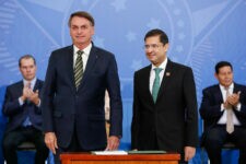 Presidente Jair Bolsonaro e ex-AGU José Levi