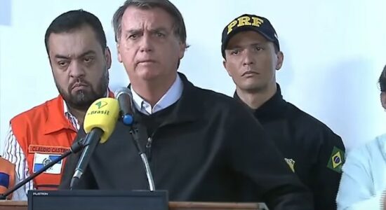 Bolsonaro fala sobre as chuvas em Petrópolis