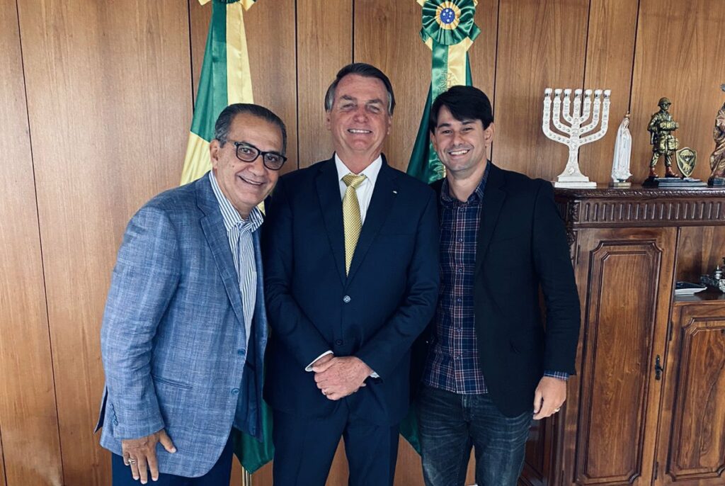 Pastor Silas Malafaia, presidente Jair Bolsonaro e pastor Silas FIlho