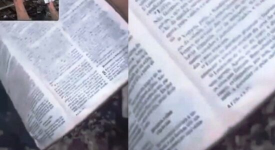 Bíblias foram encontradas intactas após incêndio