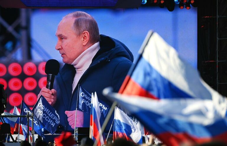 Putin exalta unidade da população em evento com 200 mil pessoas em Moscou