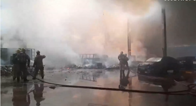Vídeo: Incêndio em anexo do Planalto destruiu veículos oficiais