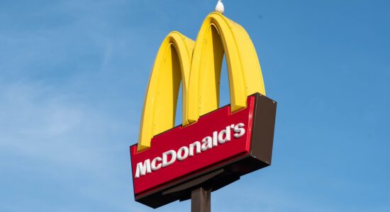 McDonalds anuncia encerramento dos negócios na Rússia