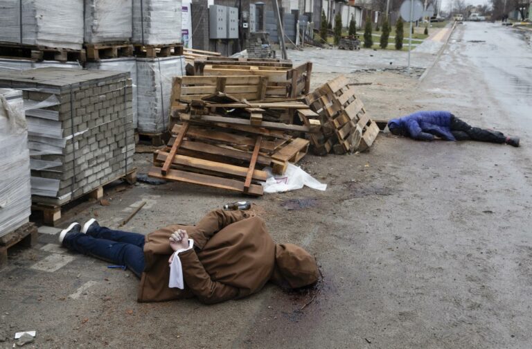 Ucrânia diz ter encontrado 410 corpos após saída de tropas russas de Kiev